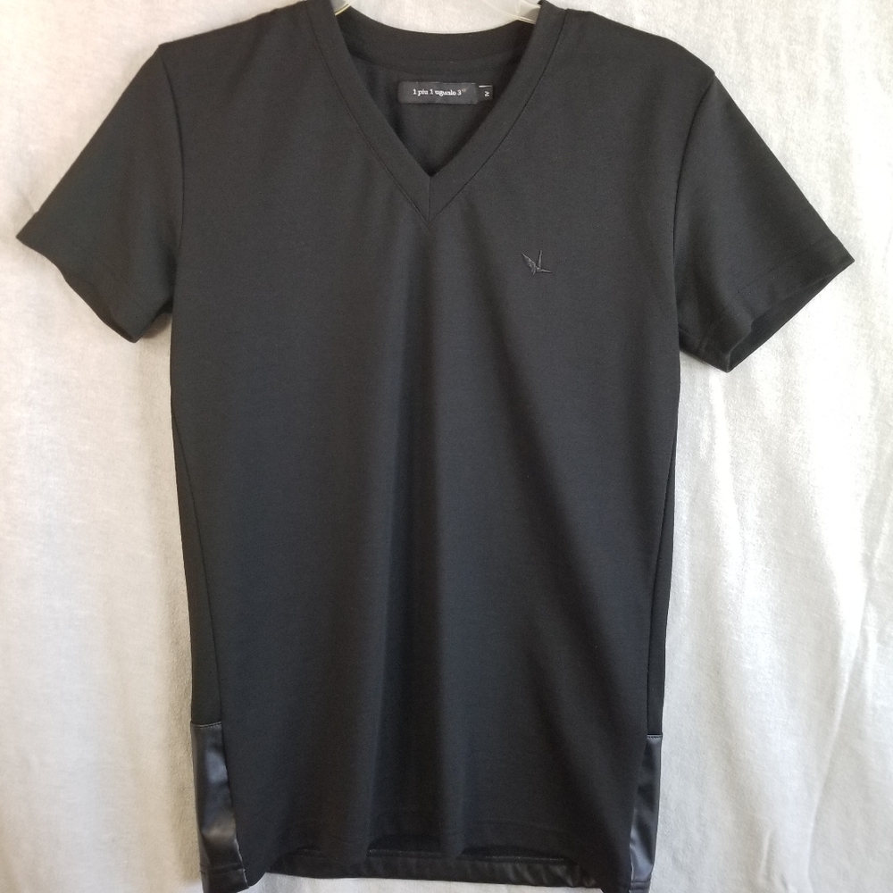 1piu1uguale3 Men's Shirt‎ Small Black Polyester Rayon Blend Made Japan Logo